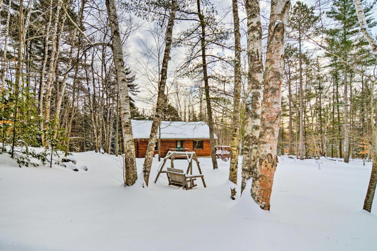 Cozy Manistique Cabin With Deck, Grill And Fire Pit! Βίλα Εξωτερικό φωτογραφία